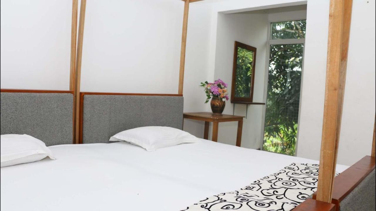 Suisse Villa Kandy Extérieur photo