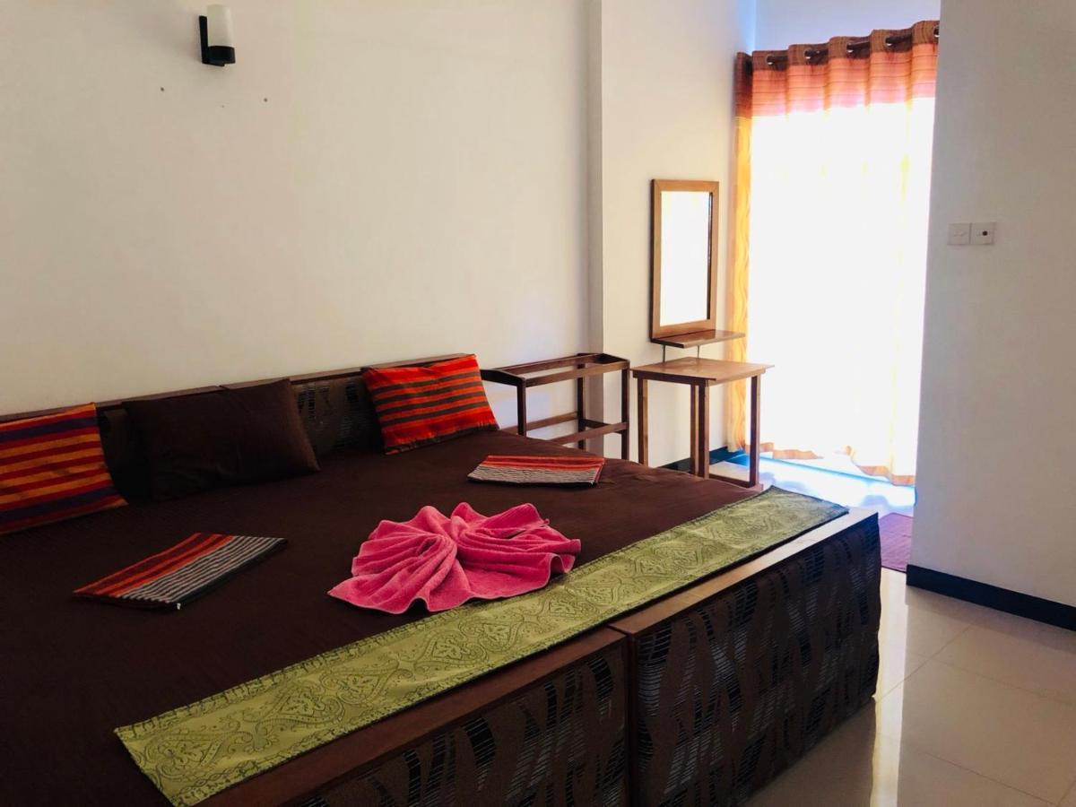 Suisse Villa Kandy Extérieur photo