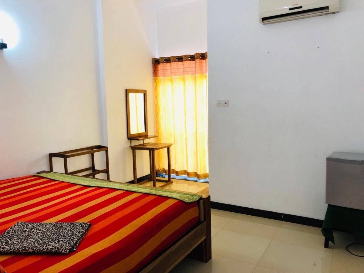 Suisse Villa Kandy Extérieur photo