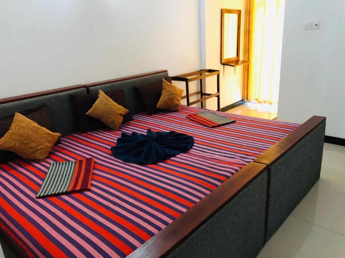 Suisse Villa Kandy Extérieur photo